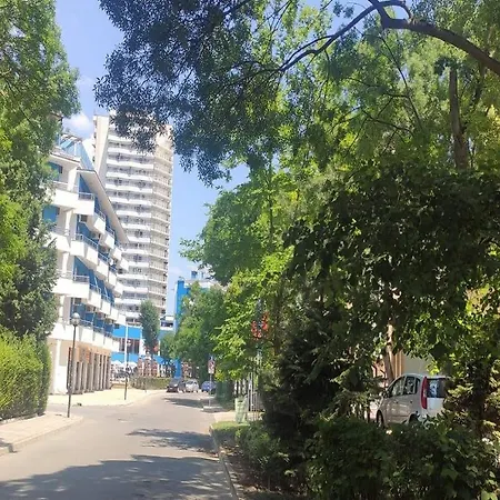 Yves 2 Bed At Sun Village Sunny Not Far Away From The Sea Apartmán *