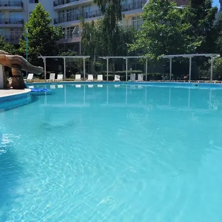 Yves 2 Bed At Sun Village Sunny Not Far Away From The Sea Apartmán *