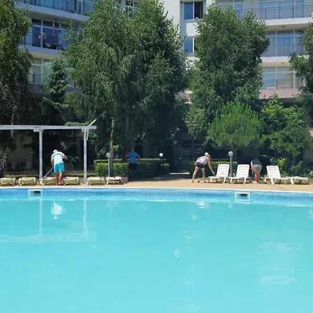 Apartamento Yves 2 Bed At Sun Village Sunny Not Far Away From The Sea *